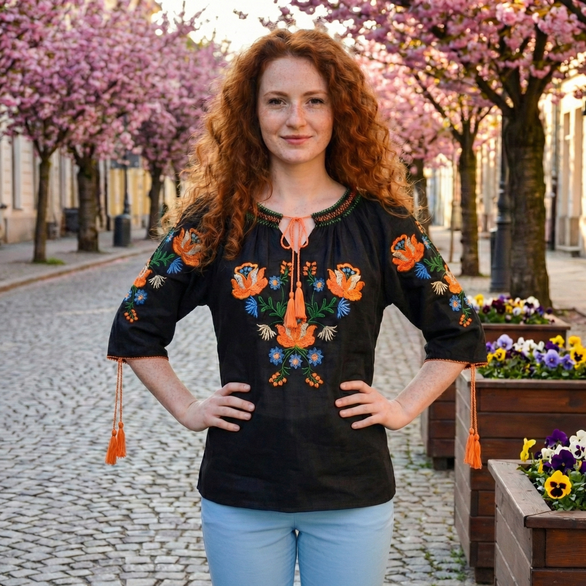 Dámska čierna bavlnená blúzka s vyšívanými kvietkami